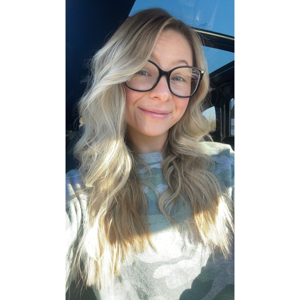 Meet your Posher, Elizabeth